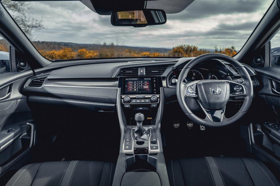 Торпедо Honda Civic Sport Hatchback 2017 года  (UK) (фото 31 из 40)
